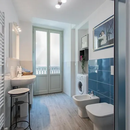 Apartment Rosso E Blu Di San Salvario By Wonderful Italy