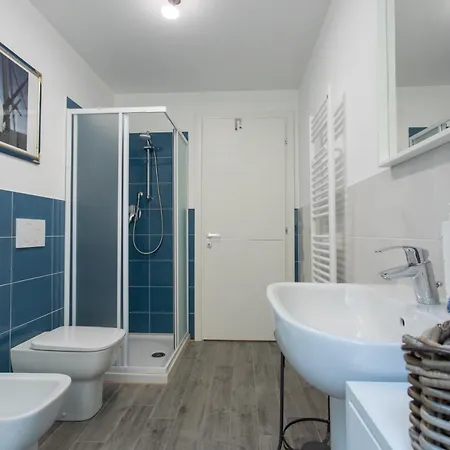 Rosso E Blu Di San Salvario By Wonderful Italy Турин