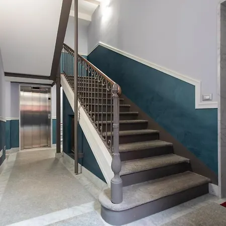 Rosso E Blu Di San Salvario By Wonderful Italy * Turyn